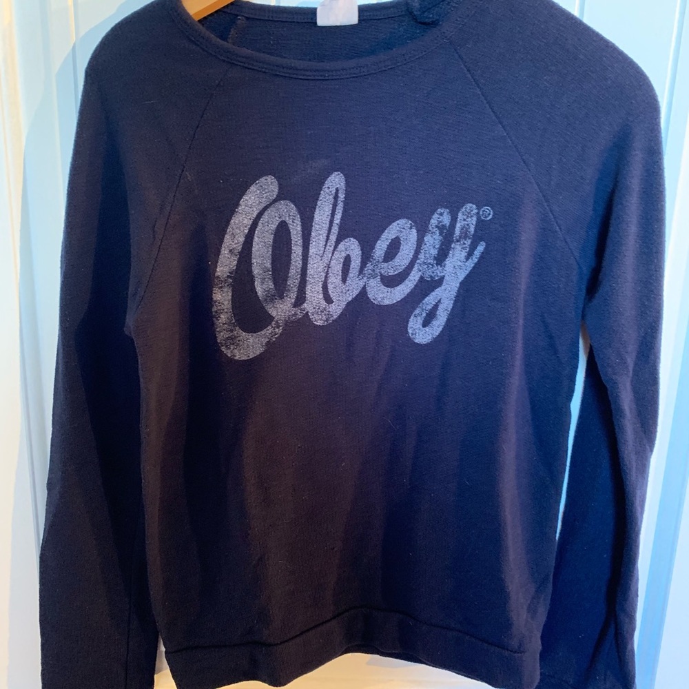 🌻2/$55🌻Obey crewneck sweater